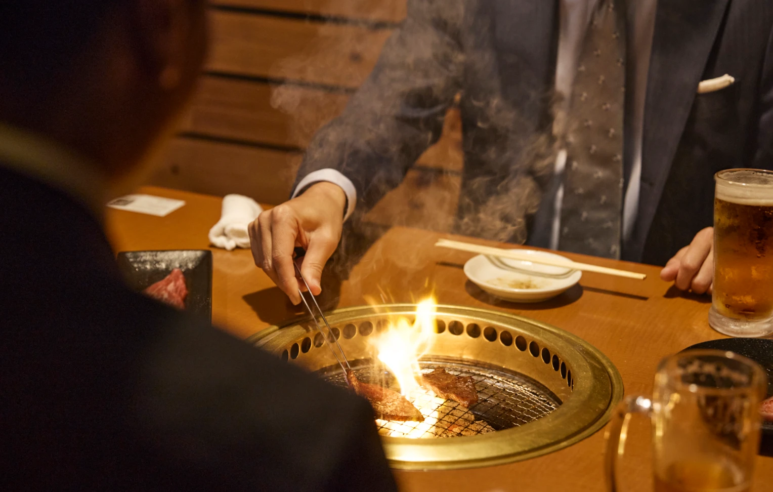 SCENE3�FDuring a business dinner