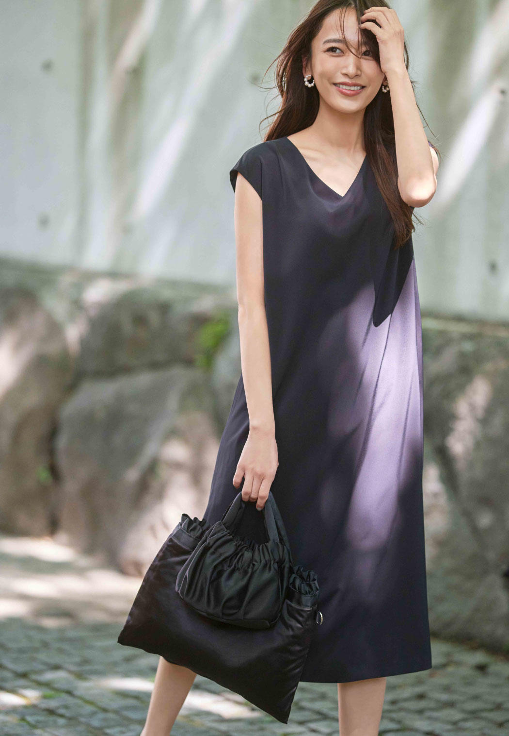 very_Vneckdress_2_1050x1516.jpg