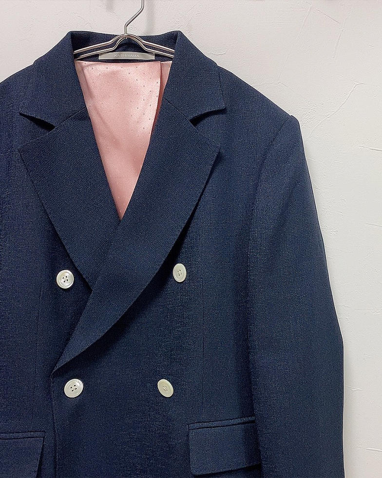 春夏素材のネイビーダブルスーツ オーダースーツのkashiyama